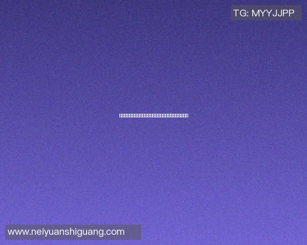 篮球明星在训练场上挥汗如雨展现拼搏精神与技巧的精彩瞬间